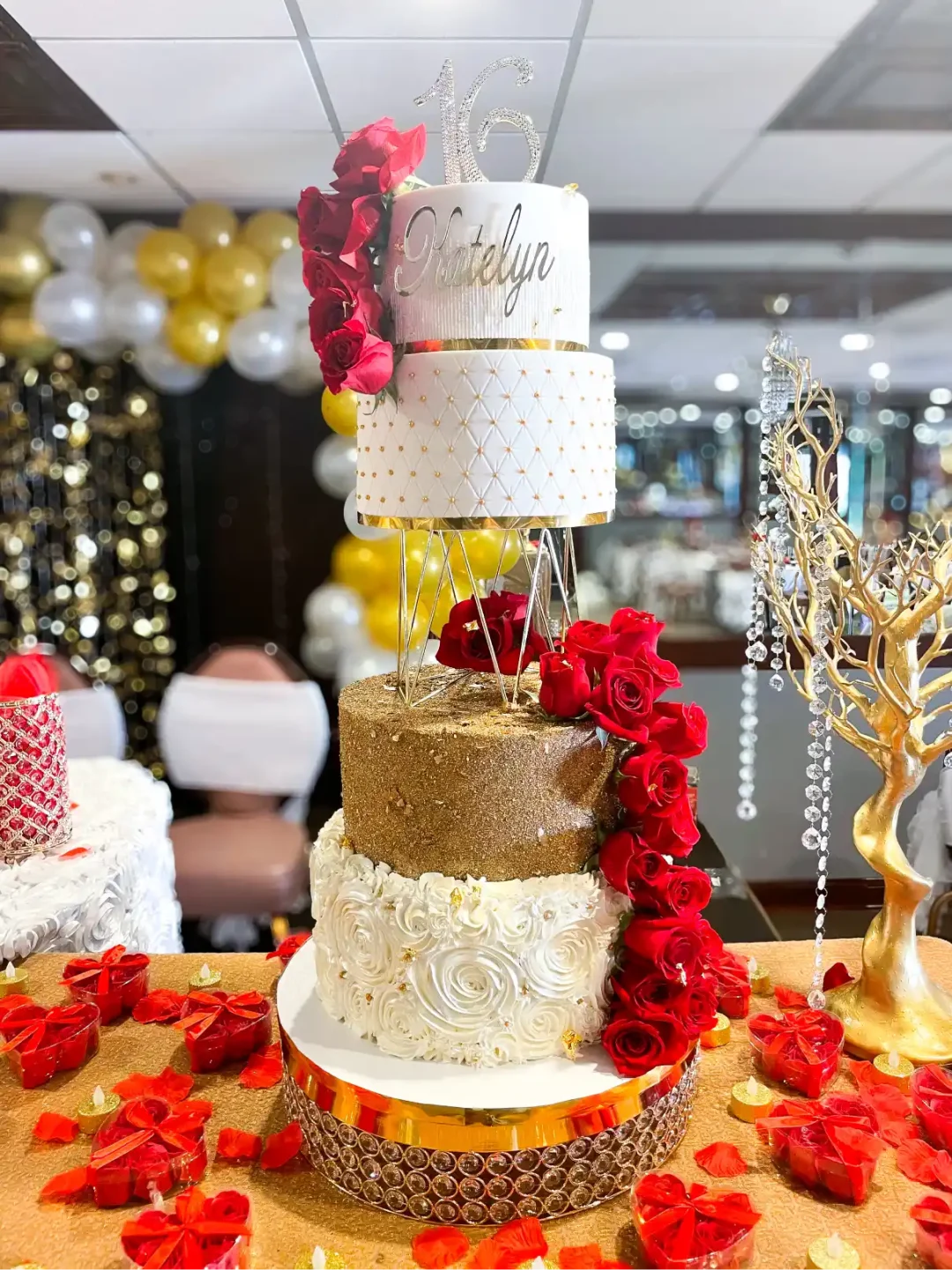 WHITE AND GOLD SWEET SIXTEEN CAKE